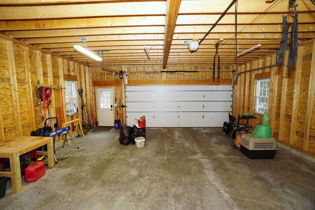 23 Lane Road, Raymond, NH 03077