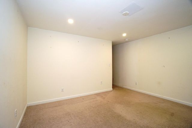 23 Lane Road, Raymond, NH 03077