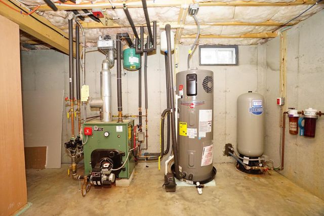 23 Lane Road, Raymond, NH 03077