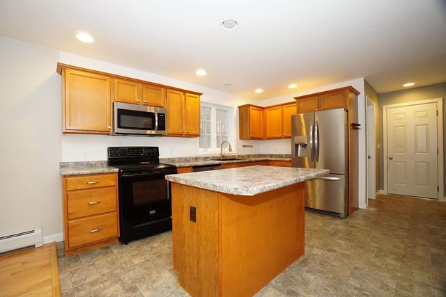 23 Lane Road, Raymond, NH 03077