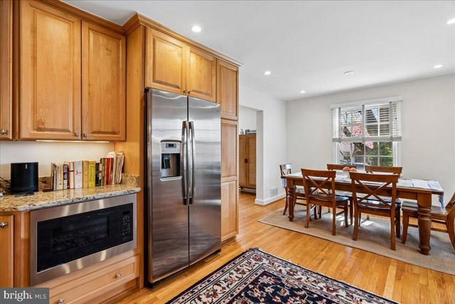 7910 KENTBURY DR, Bethesda, MD 20814