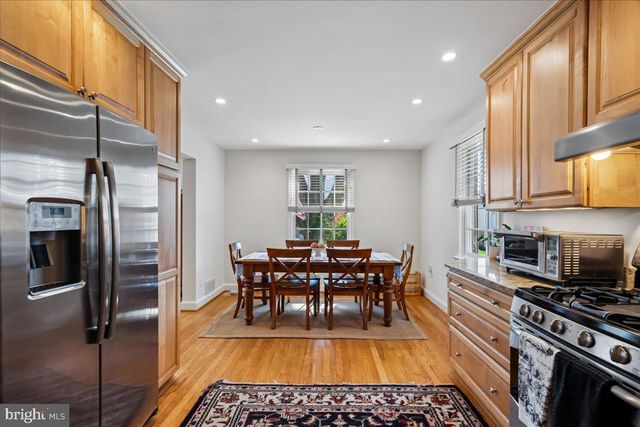 7910 KENTBURY DR, Bethesda, MD 20814