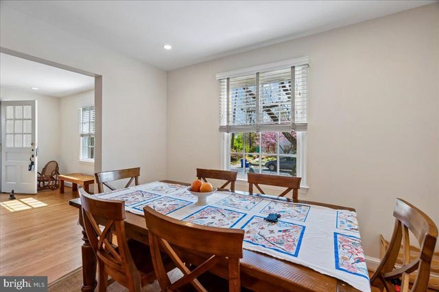 7910 KENTBURY DR, Bethesda, MD 20814