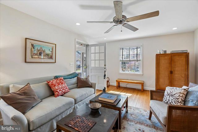 7910 KENTBURY DR, Bethesda, MD 20814