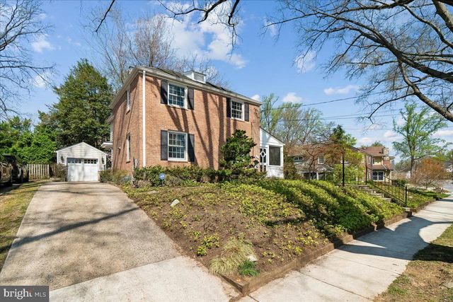 7910 KENTBURY DR, Bethesda, MD 20814