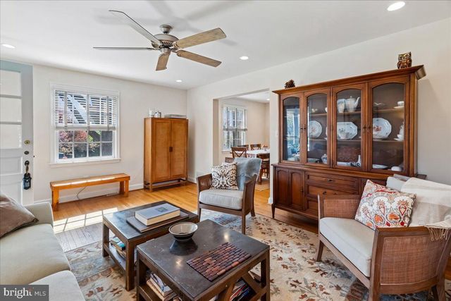 7910 KENTBURY DR, Bethesda, MD 20814