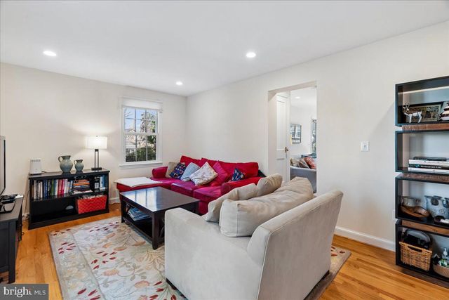 7910 KENTBURY DR, Bethesda, MD 20814