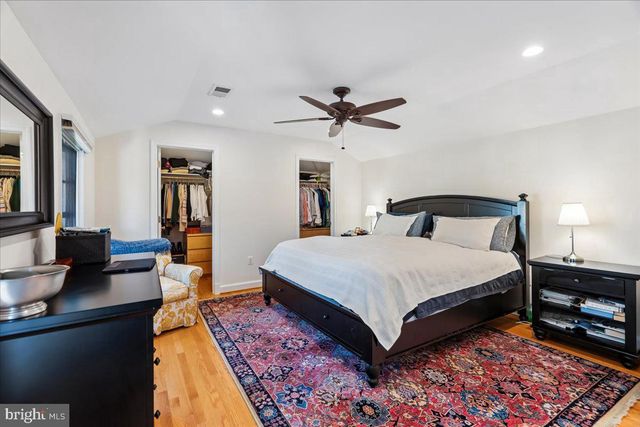 7910 KENTBURY DR, Bethesda, MD 20814