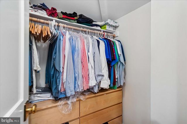 7910 KENTBURY DR, Bethesda, MD 20814