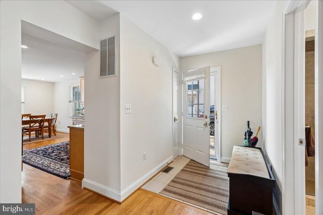 7910 KENTBURY DR, Bethesda, MD 20814