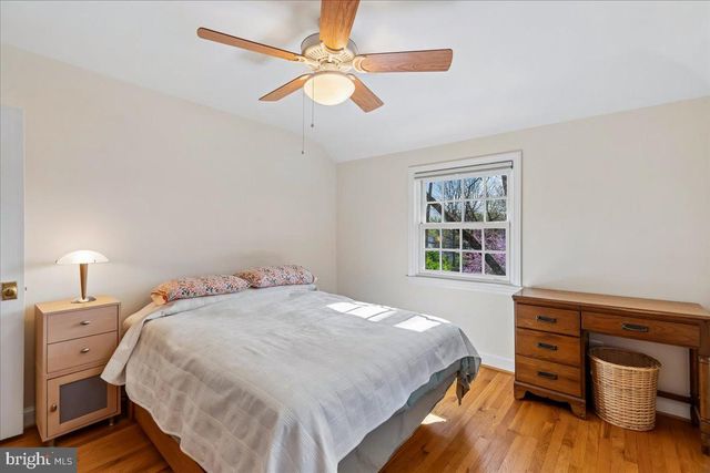 7910 KENTBURY DR, Bethesda, MD 20814