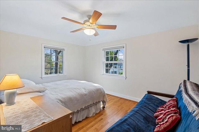 7910 KENTBURY DR, Bethesda, MD 20814