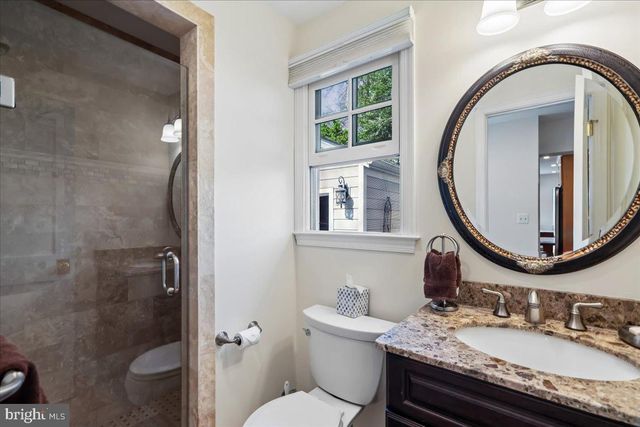 7910 KENTBURY DR, Bethesda, MD 20814