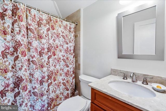 7910 KENTBURY DR, Bethesda, MD 20814