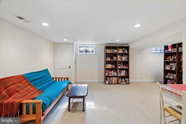 7910 KENTBURY DR, Bethesda, MD 20814