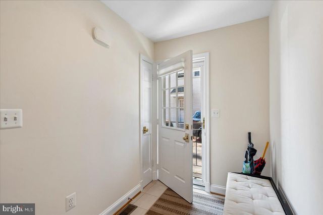 7910 KENTBURY DR, Bethesda, MD 20814