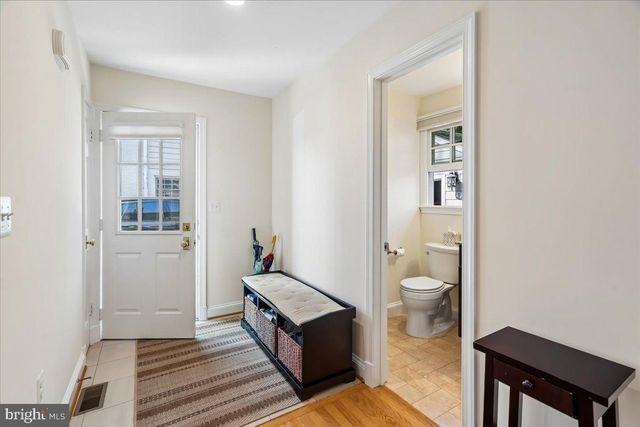 7910 KENTBURY DR, Bethesda, MD 20814