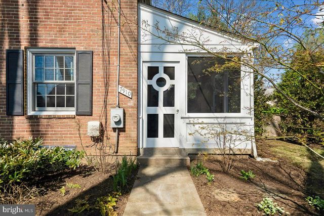 7910 KENTBURY DR, Bethesda, MD 20814