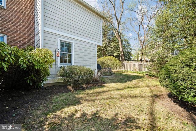 7910 KENTBURY DR, Bethesda, MD 20814