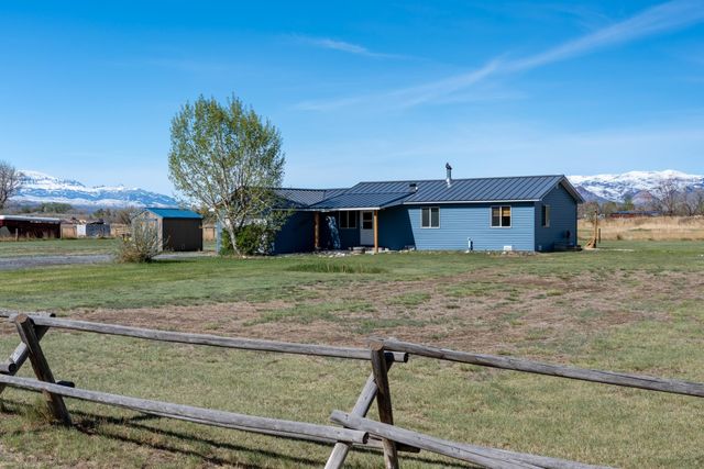 21 Sunburst Dr, Cody, WY 82414 property photo