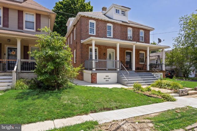 25 S HOLLY AVE, Maple Shade, NJ 08052