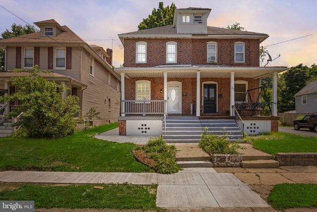 25 S HOLLY AVE, Maple Shade, NJ 08052