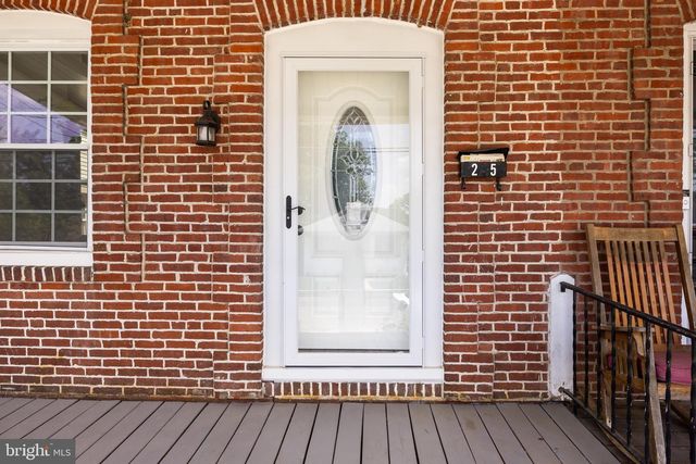 25 S HOLLY AVE, Maple Shade, NJ 08052