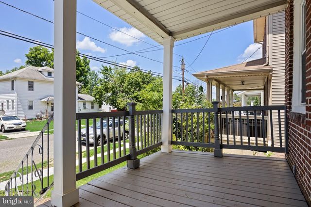 25 S HOLLY AVE, Maple Shade, NJ 08052
