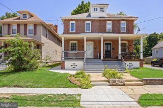 25 S HOLLY AVE, Maple Shade, NJ 08052