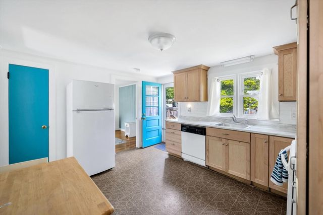 449 Long Pond Dr, Yarmouth, MA 02664
