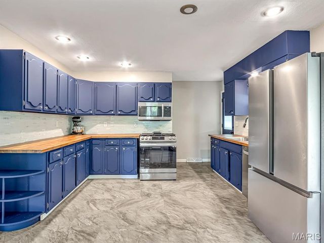 616 Ardmore Drive, Belleville, IL 62223