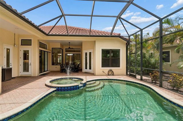 7222 LAKE FOREST GLEN, Bradenton, FL 34202