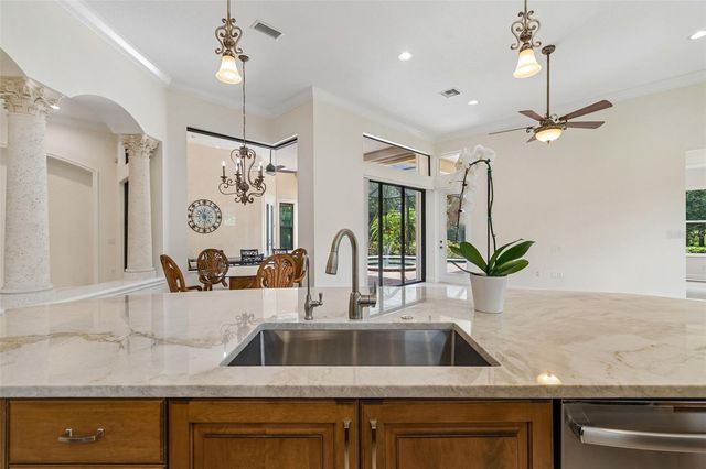 7222 LAKE FOREST GLEN, Bradenton, FL 34202