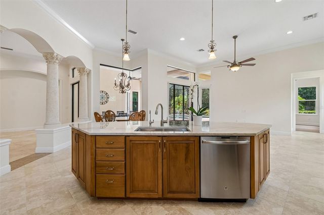 7222 LAKE FOREST GLEN, Bradenton, FL 34202