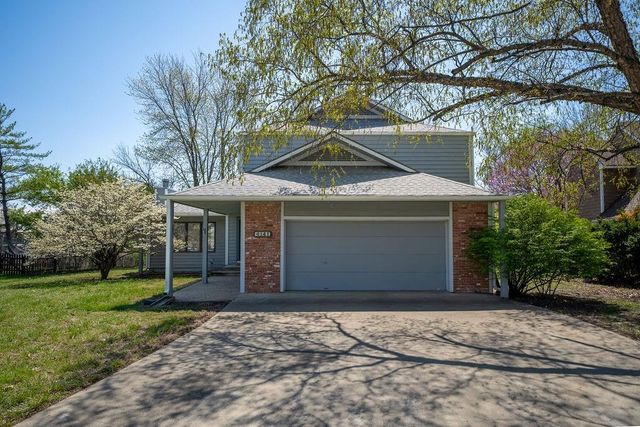 4141 Wimbledon Circle, Lawrence, KS 66047