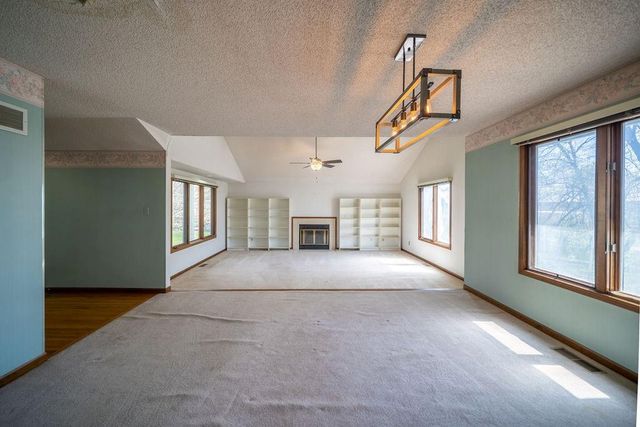 4141 Wimbledon Circle, Lawrence, KS 66047