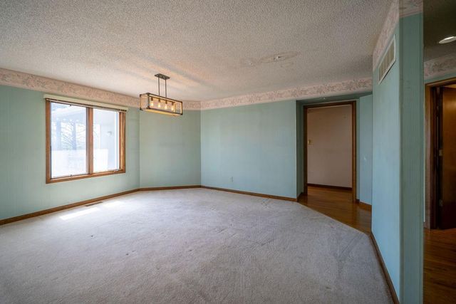 4141 Wimbledon Circle, Lawrence, KS 66047