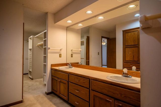 4141 Wimbledon Circle, Lawrence, KS 66047