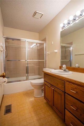 4141 Wimbledon Circle, Lawrence, KS 66047
