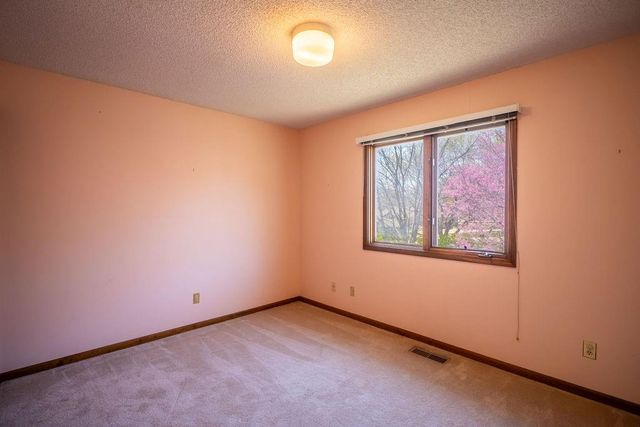 4141 Wimbledon Circle, Lawrence, KS 66047