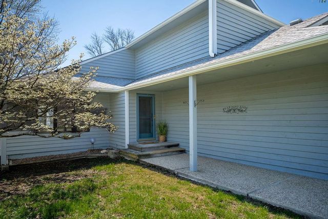 4141 Wimbledon Circle, Lawrence, KS 66047
