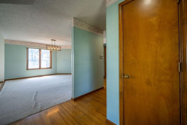 4141 Wimbledon Circle, Lawrence, KS 66047