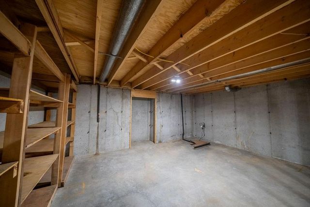 4141 Wimbledon Circle, Lawrence, KS 66047