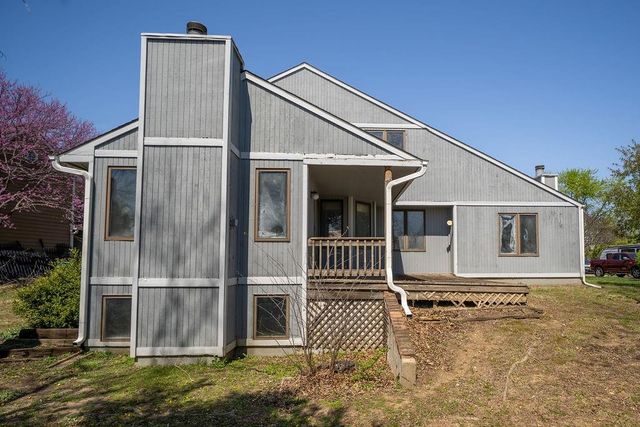 4141 Wimbledon Circle, Lawrence, KS 66047