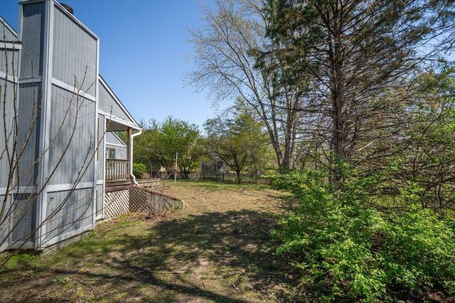 4141 Wimbledon Circle, Lawrence, KS 66047