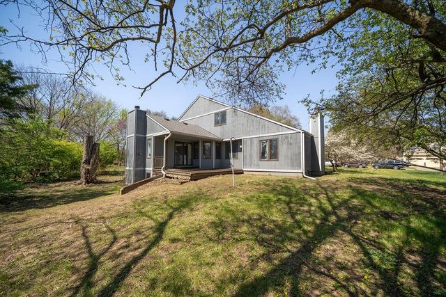 4141 Wimbledon Circle, Lawrence, KS 66047