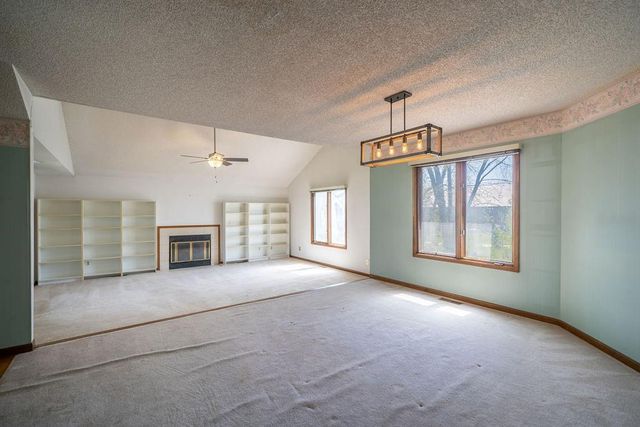 4141 Wimbledon Circle, Lawrence, KS 66047