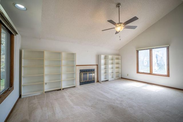 4141 Wimbledon Circle, Lawrence, KS 66047