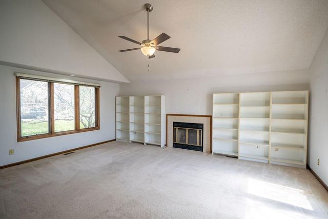 4141 Wimbledon Circle, Lawrence, KS 66047