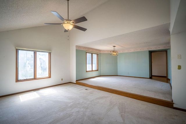 4141 Wimbledon Circle, Lawrence, KS 66047